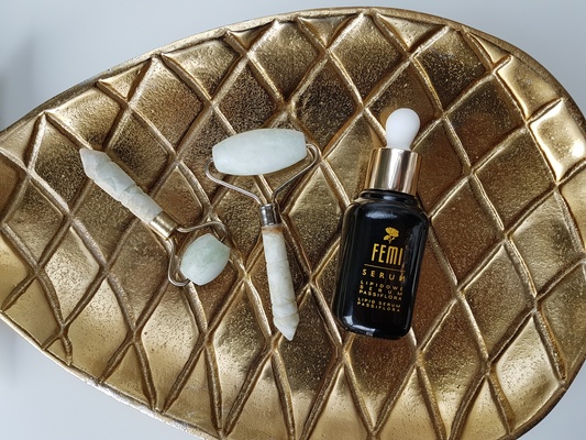 Olejek eteryczny z wrotycza marokańskiego w Serum lipidowym PASSIFLORA i codziennej pielęgnacji wrażliwej cery